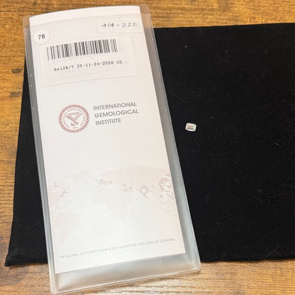 NWT 1.51 Carat Emerald Cut Lab Grown Diamond w/Paperwork - Picture 3 of 14